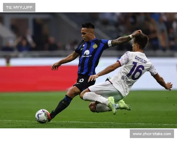 黑马科莫稳居上游，法布雷加斯垂直足球哲学见效